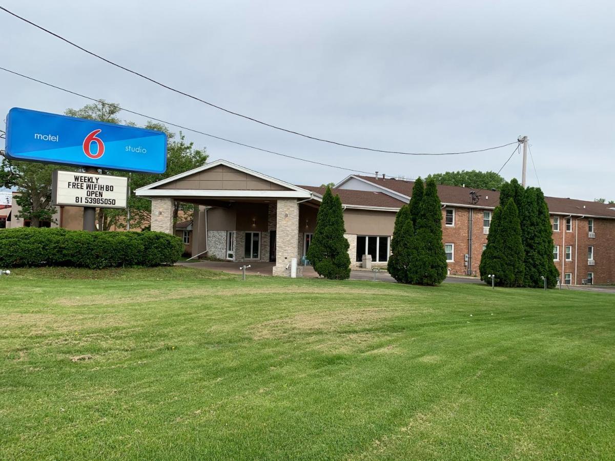 Studio 6 Rockford Exterior photo